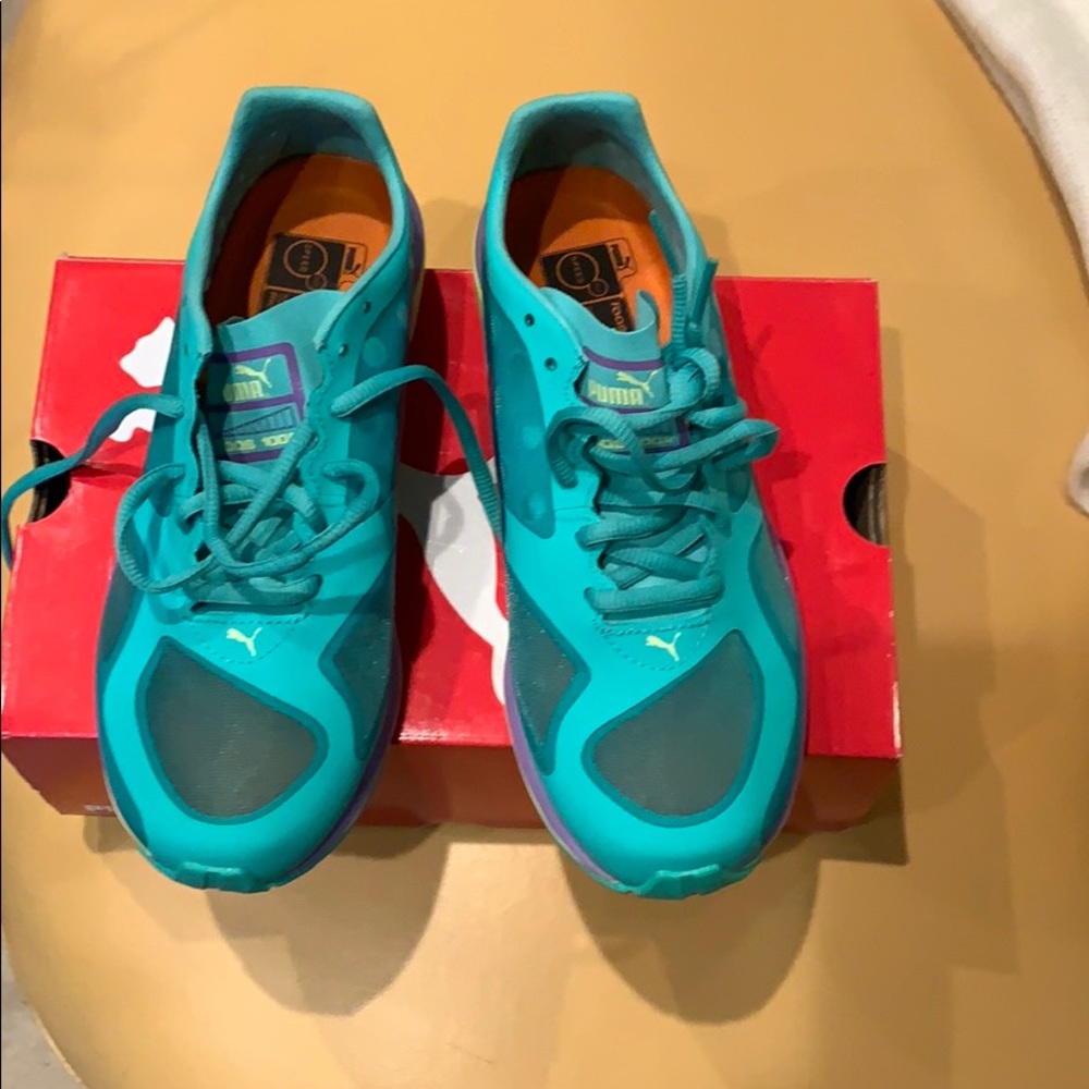 Sneakers